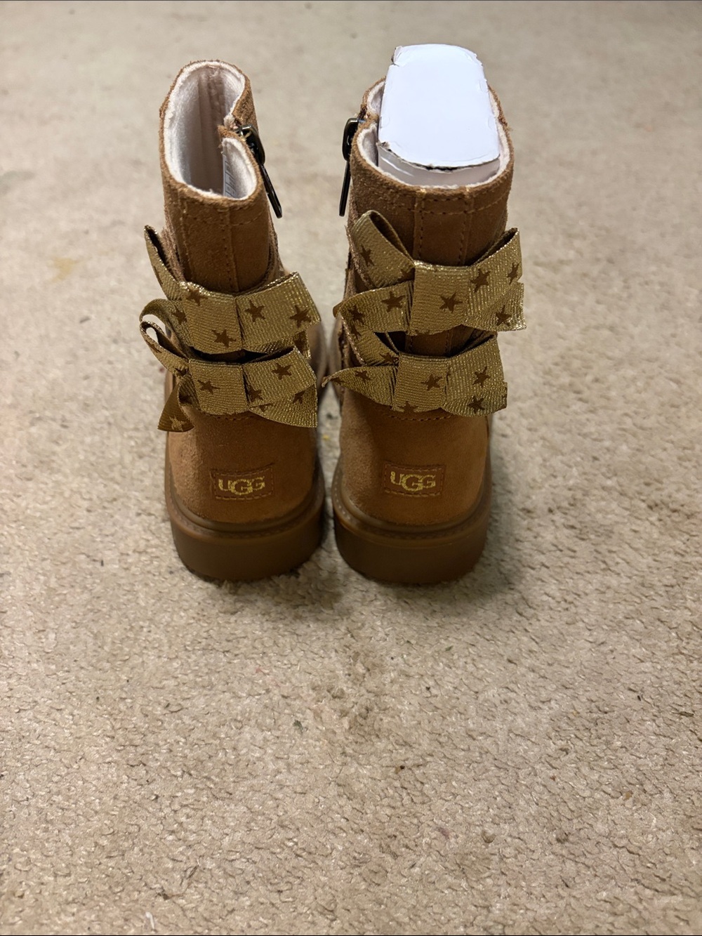 UGG Kids Chestnut Star-Bow Suede Boots